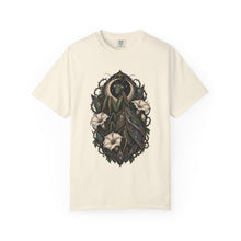 Gothic Moonflower Mantis T-Shirt Graphic