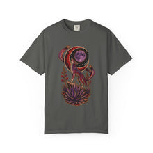 Red Violet Moon Coyote Graphic Tee
