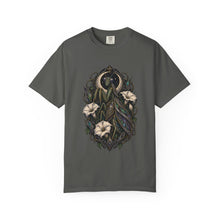 Gothic Moonflower Mantis T-Shirt Graphic