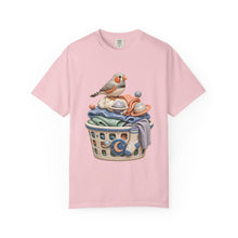 Aliencore Ceramic Laundry Finch T-Shirt Graphic